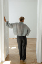 Lade das Bild in den Galerie-Viewer, Helen Sweater Light Ice Gray - Vuuna &amp; Melanie
