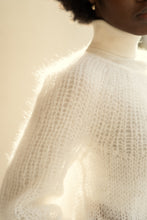 Lade das Bild in den Galerie-Viewer, Elena Sweater - VUUNA Essential
