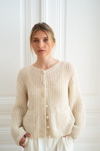 Lade das Bild in den Galerie-Viewer, Mimi Cashmere Cardigan Off-White

