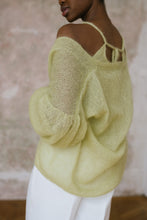 Lade das Bild in den Galerie-Viewer, Bubi Cardigan Light Green
