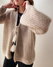 Load image into Gallery viewer, Cardigan Savoy Beige - VUUNA Essential
