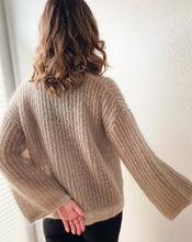 Load image into Gallery viewer, Cardigan Savoy Beige - VUUNA Essential
