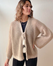 Load image into Gallery viewer, Cardigan Savoy Beige - VUUNA Essential
